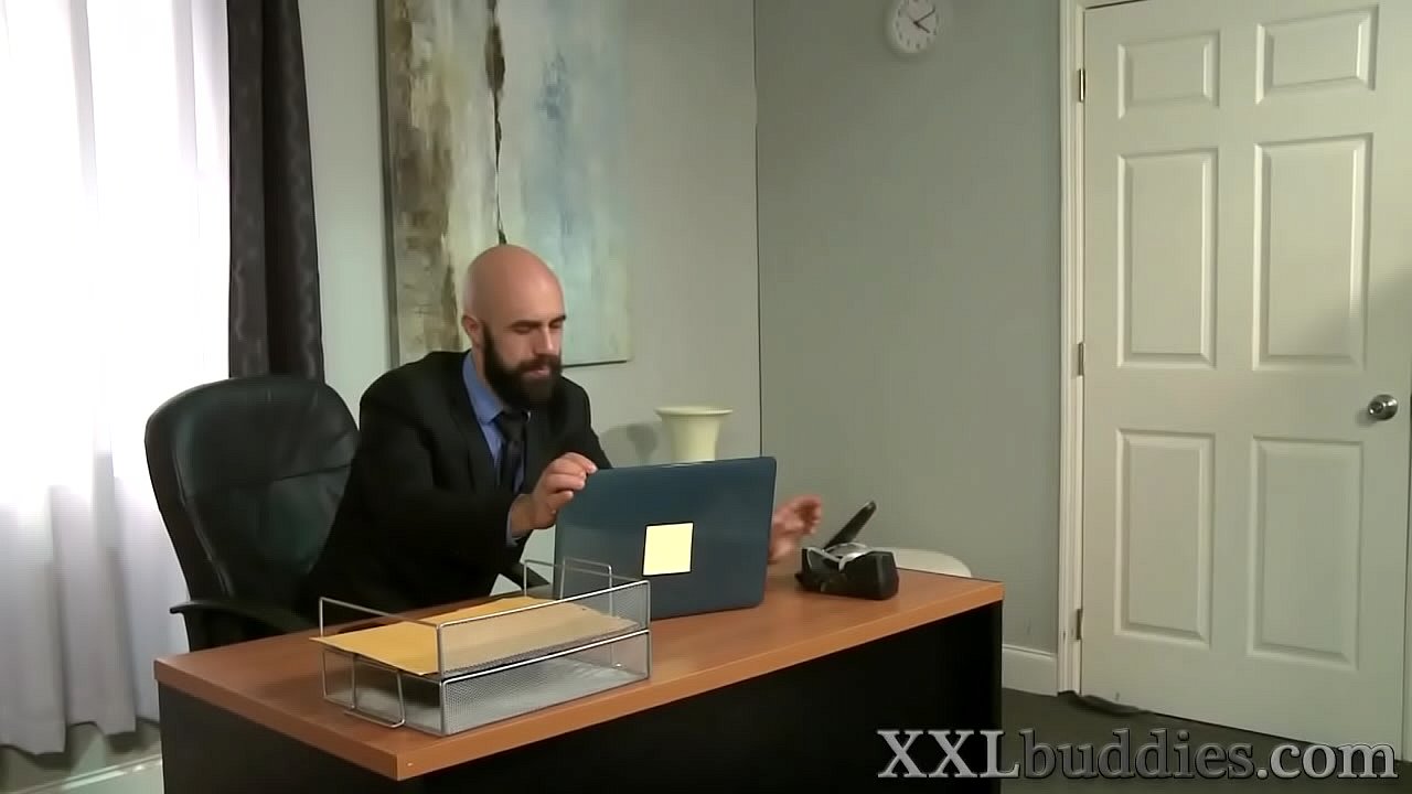 El jefe es devorado por shlong y se folla a un jovencito
                    cumshot hardcore blowjob handjob masturbation bigcock bigcocks office bigdick gay twink hd gays lex ryan javier cruz muchos negros