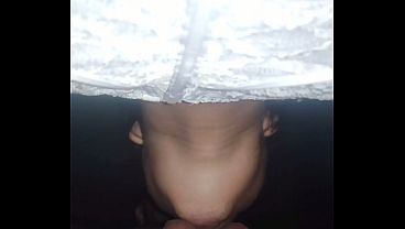 Botando a casada pra mamar no quintal da casa