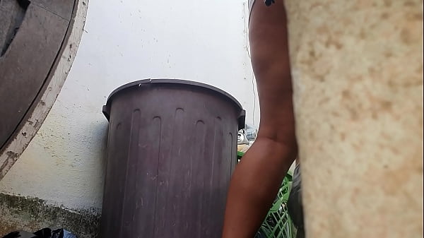 Mendilate. The hottest can picker in Brazil