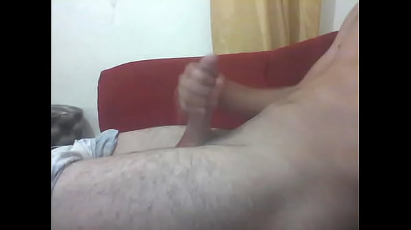 Novinho branquinho gozando