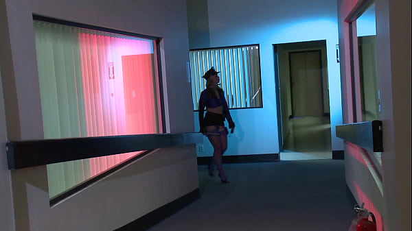 Sarah Vandella Does Hunter Bryce's Bidding In This Ffm Bdsm Threesome