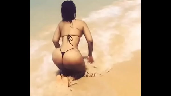 Booty in beach (short video)