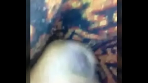 Joven yoyler masturbandose