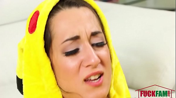 Download Video - Freya von Doom In Poke Man Go