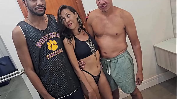 A putinha Yasmin Ribeiro deu cu e fez DP na pel...