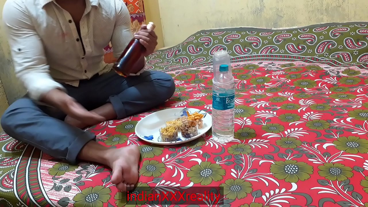 Indian Bhabhi Sucking dick with hindi audio