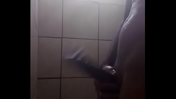 Soloboy: Quick wank in the shower