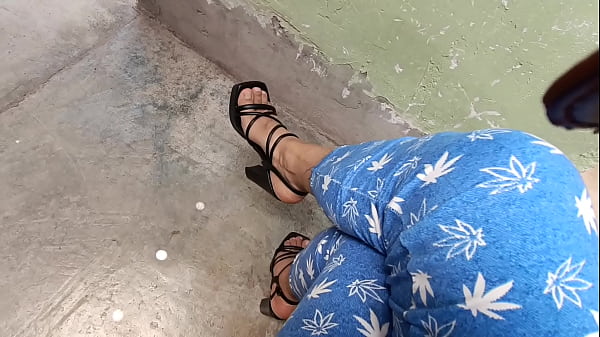 mostrando mis piecitos