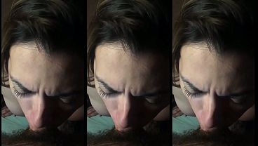 Transzszexuális titkárnő elnyeri a főnöke tetszését egy előléptetésért cserébe.