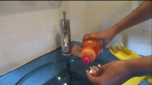 Hot girl getting fucked in bath