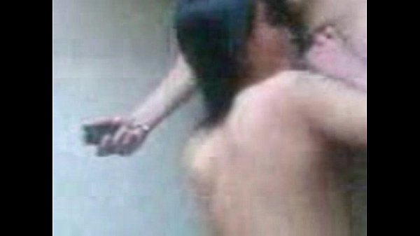 Ninfeta traindo namorado com dois.