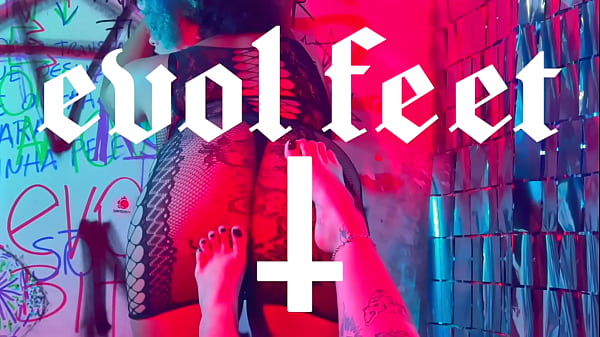 Brat Lesbian Foot Adoration & Tickling Fetish