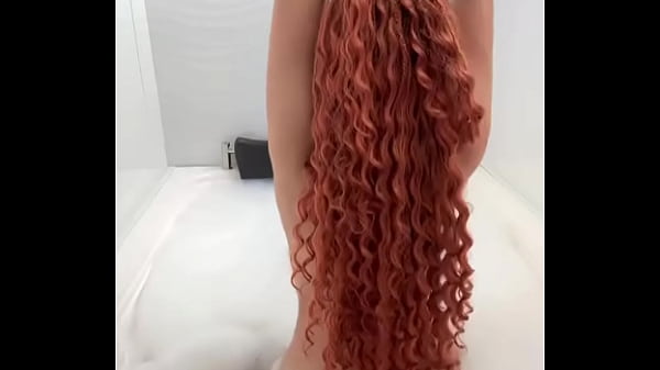 No se lo que pasa por tu mente, pero estoy segura que te gustar&iacute;a venir y darte un ba&ntilde;o de burbujas conmigo ?