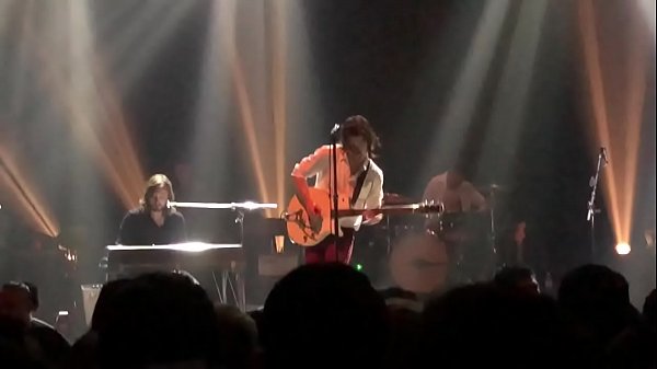 arctic monkeys - one point perspective 4k