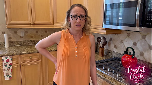 Download Video - Stepmom Motivates Me To Play Better