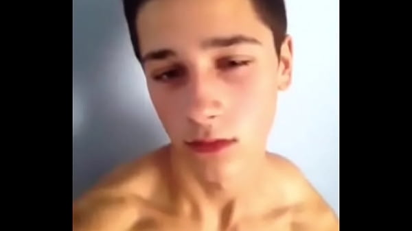 Download Video - Novinho batendo punheta&sol; jerking off boy