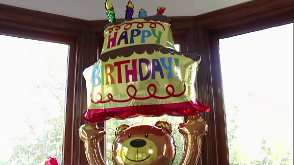 Alana Evans And Sienna Day Are Lesbian Blondes With An Age Difference