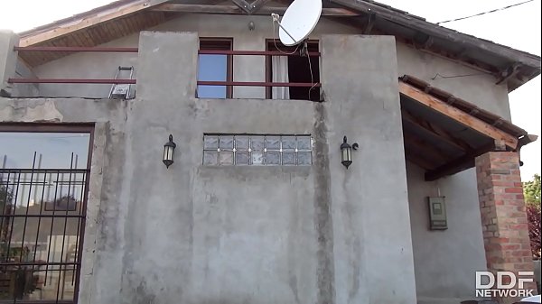 Wife gives contractor a Blowjob while Husband i...