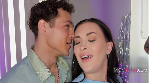 I Take My Stepmom To Every College Party - Lindsay Lee, Jayden Marcos, Max Fills | MomBam