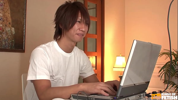 Cute Japanese babe sucks a guy and squirts after getting her bush pleased