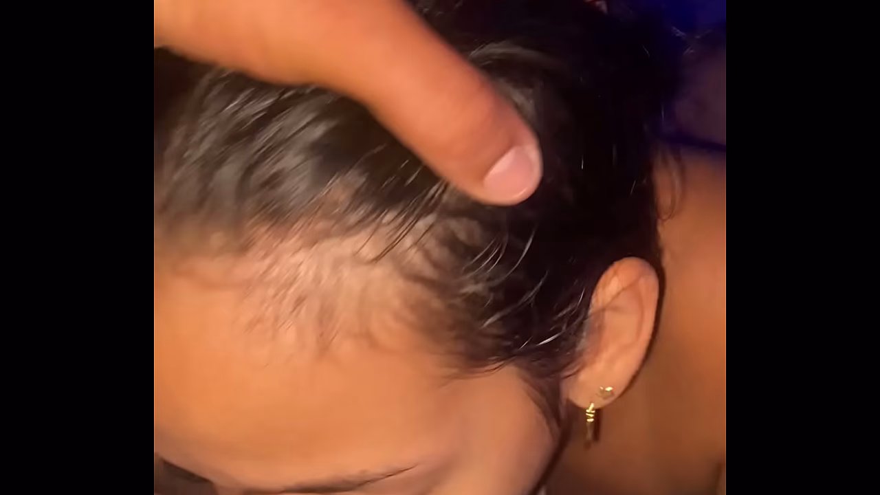 FOLLANDO EN CASA CON LA VECINA NUEVA QUE LLEGO A QUE LE. DIERA VERGA EN ESE CULO