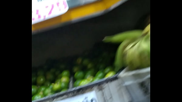 Gostosas no supermercado