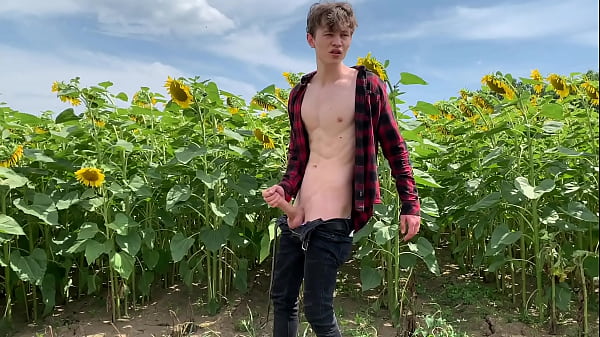 Hot Handjob OUTDOOR & Young Cute Boy CUM HARD /...