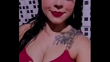 shaking her big butt