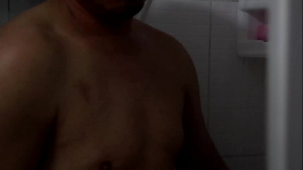 thumb husband eats