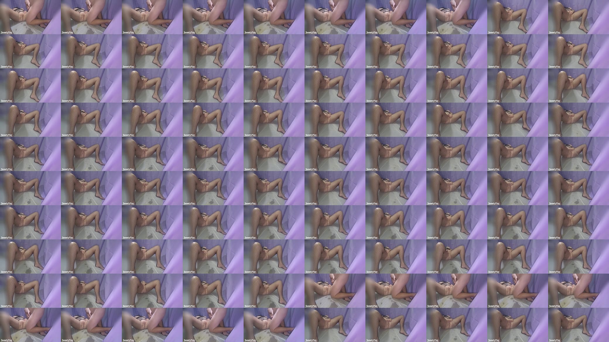 Piss on personal pee whore and she pissing 预览图
