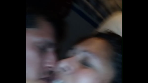 Amanda Et Mario Jouent Avec Un Jouet Sexuel