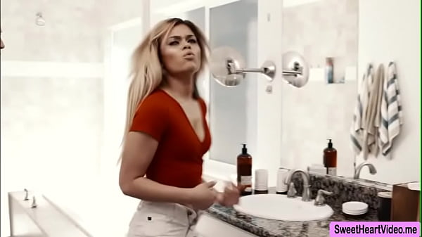 Stepsisters help each others reach orgasm