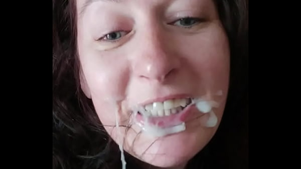 El cachondo de mi hermanastro le gusta entrar a mi habitaci&oacute;n y follarme el co&ntilde;o CUM-BOCA PARTE 2