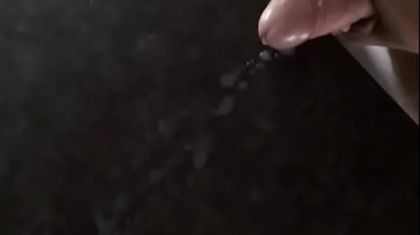 Download Video - mega cumshot auf den k&uuml;chentisch