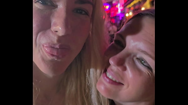 On a passé une bonne soirée à bangkok avec tonio et lysia notre chérie ...