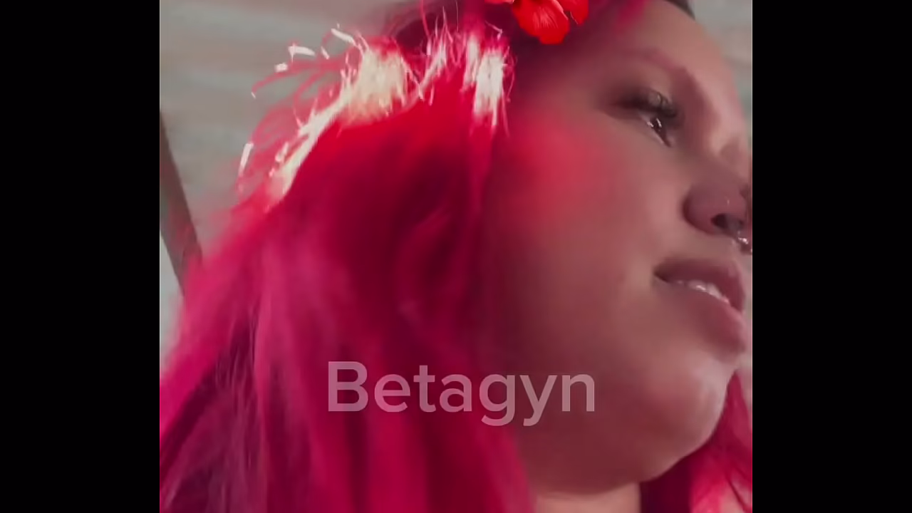 Minha esposa fodeu com o marceneiro enquanto eu trabalho