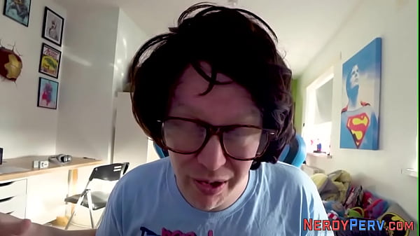 Real newbie gets facial from dork