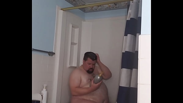 Download Video - Getting ready with a shower&period;