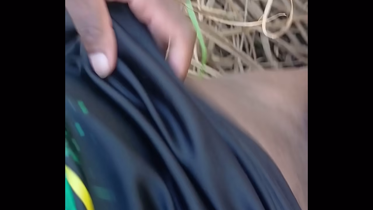 Slenda recibiendo una polla en el bosque
                    black outdoor doggystyle amateur homemade moaning cream forest big cock 1 on 1 big pussy black cock lover black women passionate sex risky sex girl enjoying sex muchos negros