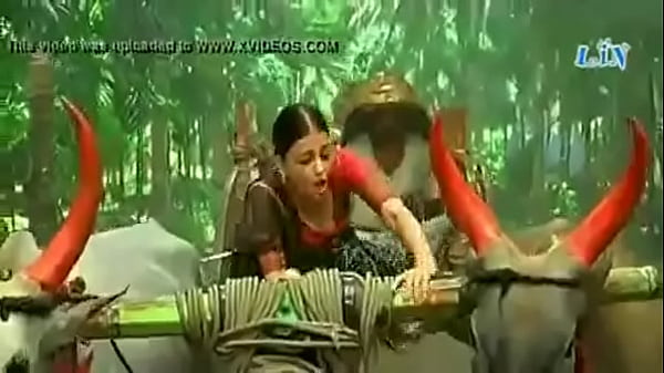 bollywood actress aishwaria rai huge boobs deep cleavage - XNXX.COM