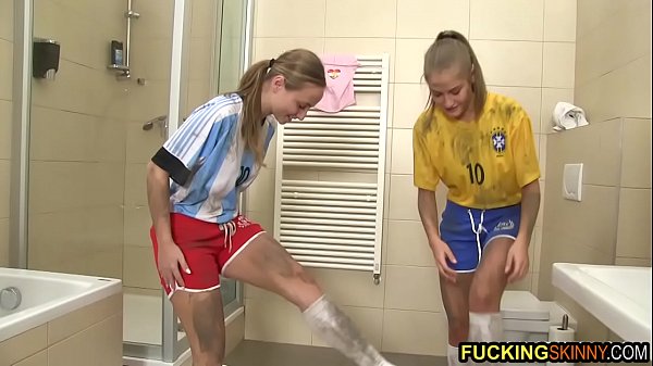 Really pretty chicks in a threesome