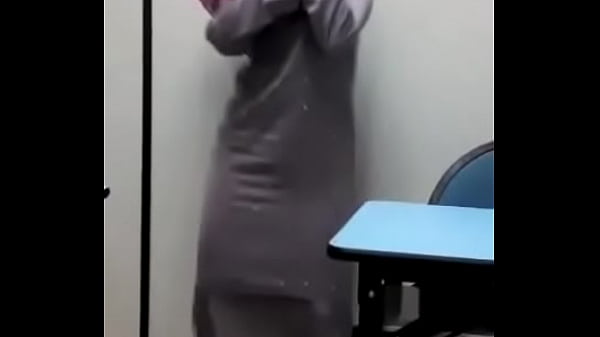 thumb hijab dance