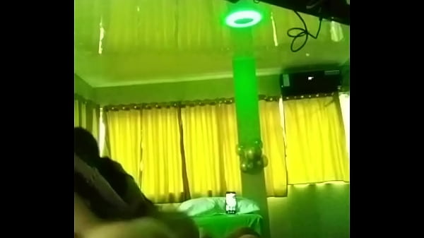 My husband's friend saw me leaving the hotel with a fan and what do you think he told me to fuck me rich orgasms