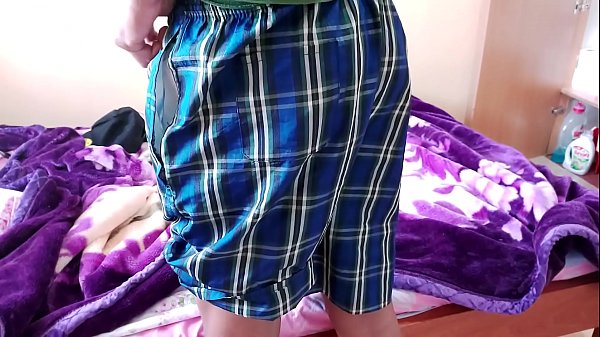 Download Video - Mwanaume Akamatwa Suruali Chini Akimtengenezea Mke Kitanda