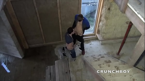 2692 Maxence dos&eacute; par romantik en plan exteirue...