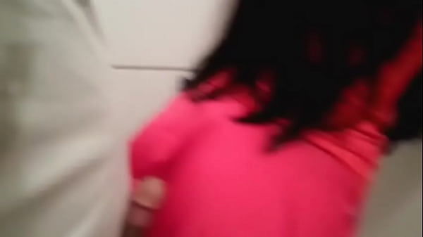 Cunhada gostosa leva gozada na bunda