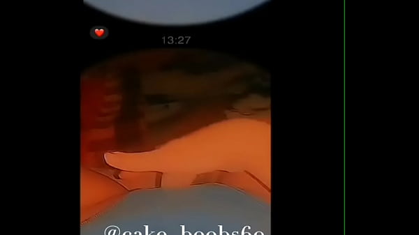 Metiendome los dedos hasta correrme