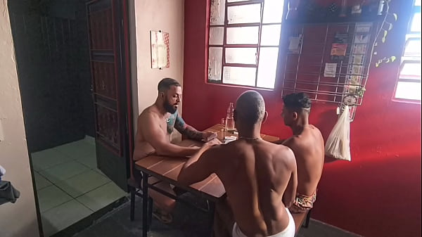 Qd vc vai jogar baralho mas o jogo vira putaria...