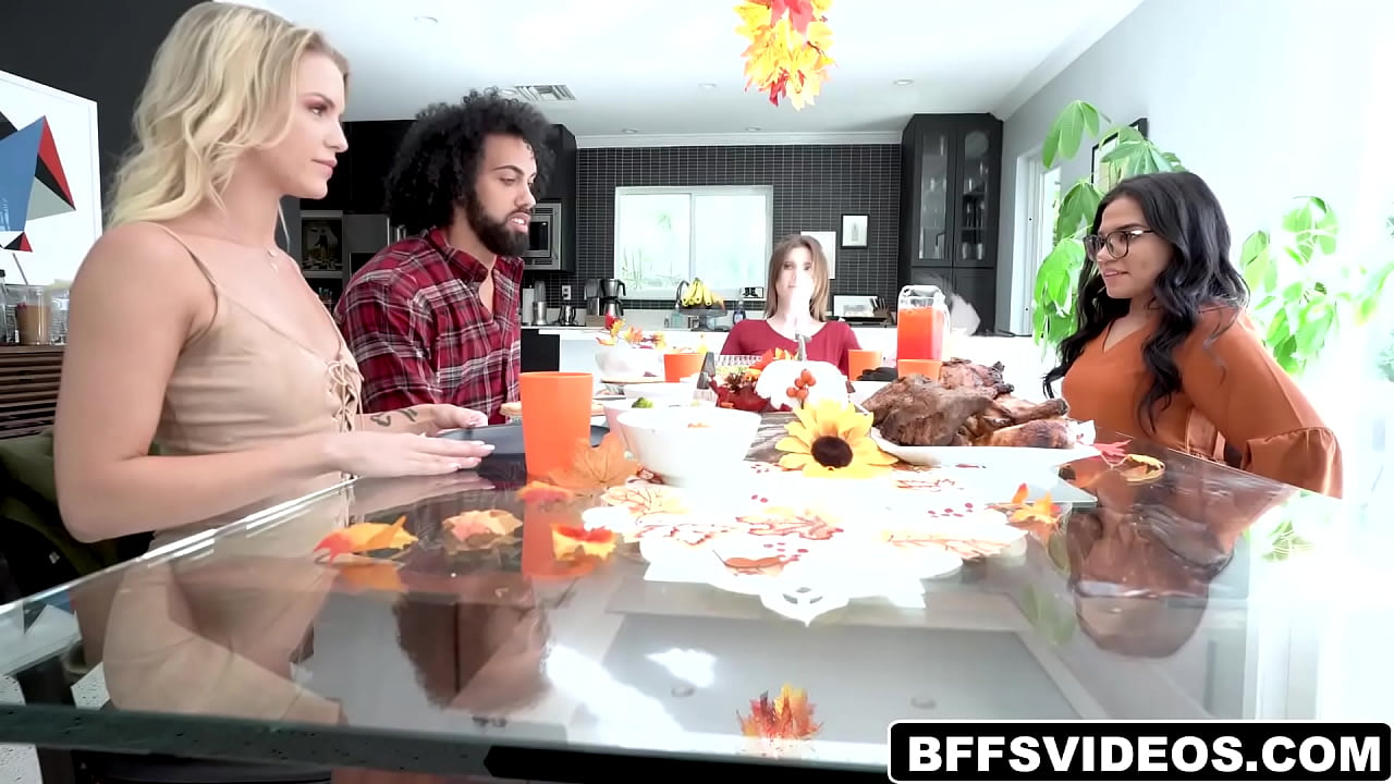 Los mejores amigos Evelyn Payne, Alex Kane y Summer Col con el atractivo semental James Angel celebran Friendsgiving jugando un juego travieso hasta que se ponen cachondos.
                      hardcore latina interracial pornstar skinny foursome POV ass licking 69 big ass college flexible slutty wild big dick pawg thanksgiving black cock muchos negros
