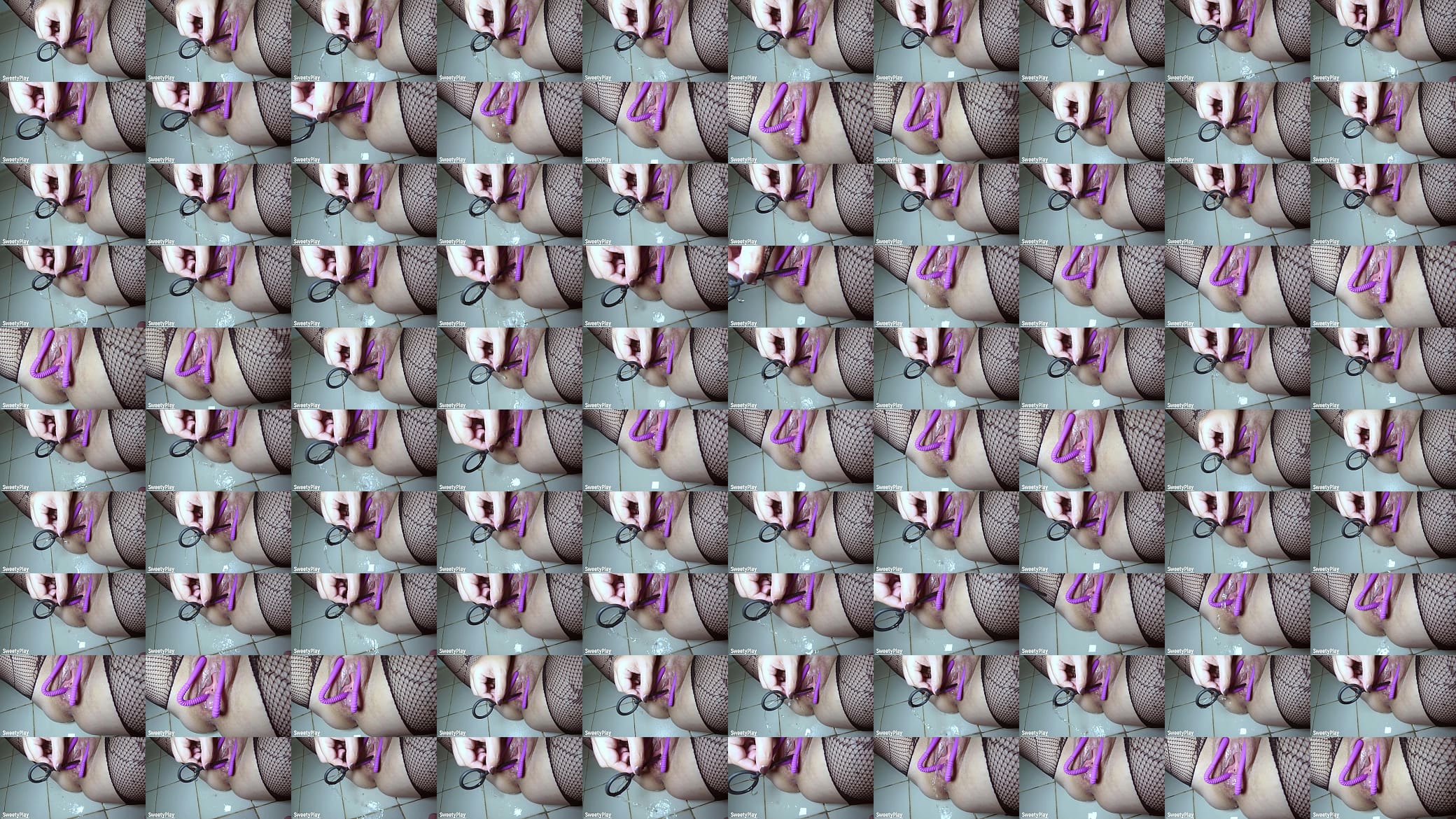 Piss peehole insert and pussy stretching 预览图